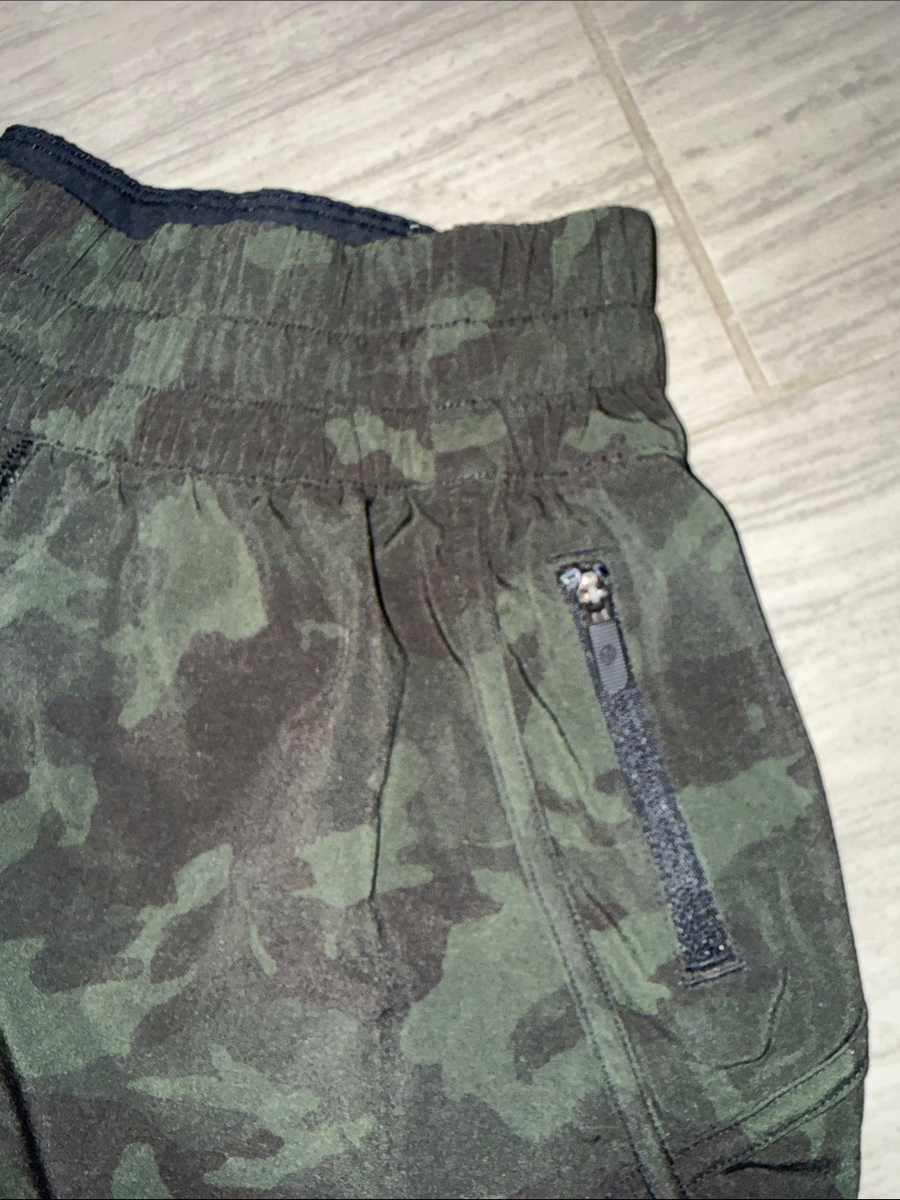 lululemon athletica Women's Dark Green Camo Running Shorts - Picture 4 of 7